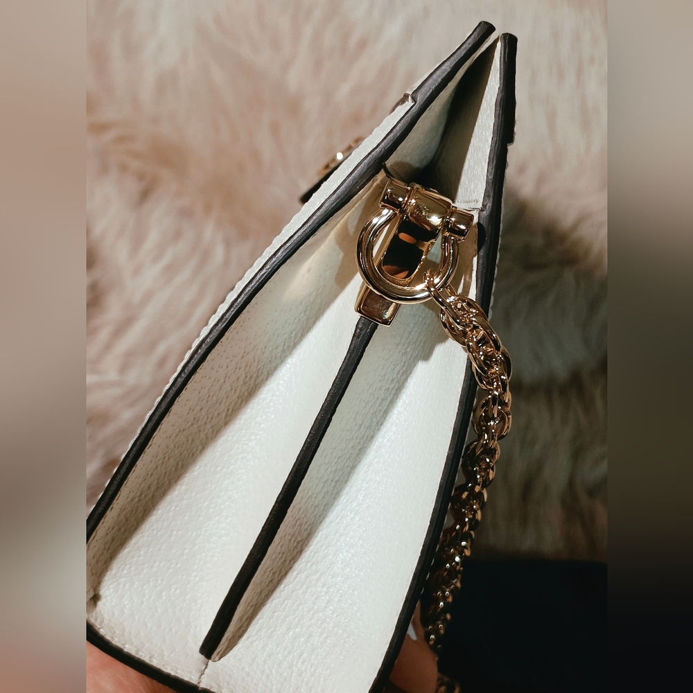 Gucci Flora Ophidia GG Supreme Medium Chain Bag - Picture 6 of 11